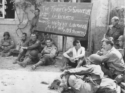 US 82nd Airborne troops in Saint-Sauveur-le-Vicomte Normandy