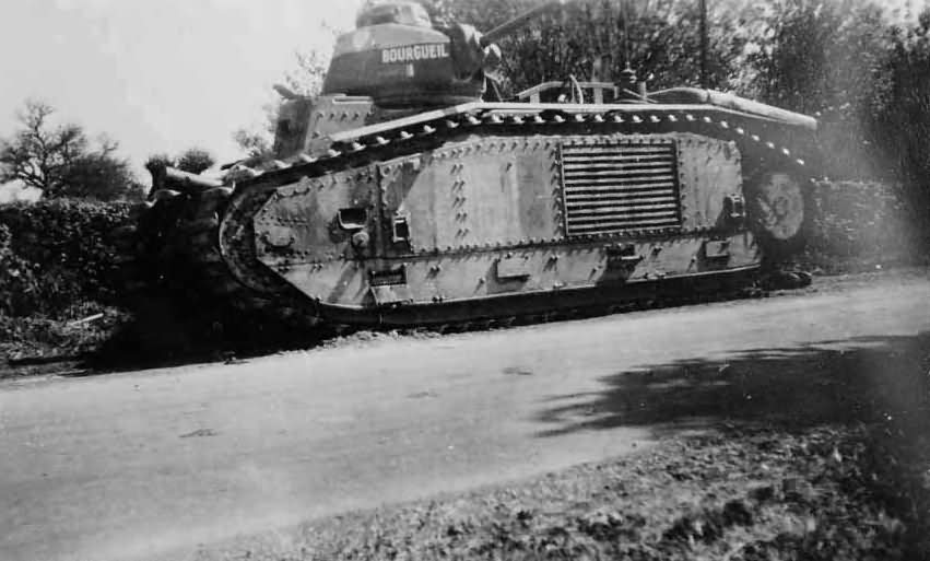 B1 bis tank #355 of the 28th BCC named BOURGUEIL 2