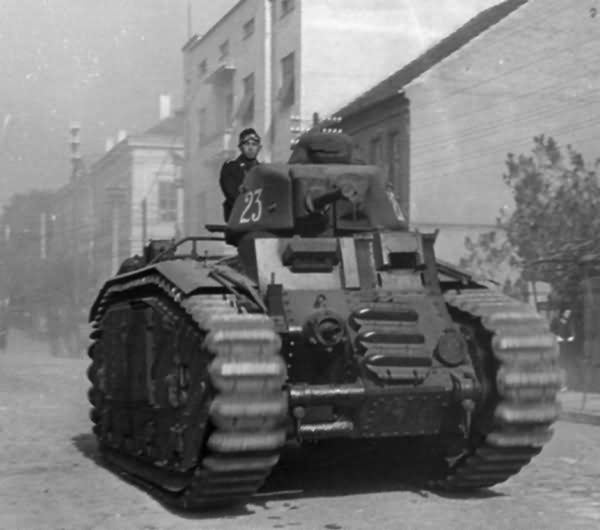 Flammpanzer Panzerkampfwagen B2 740(f) 23