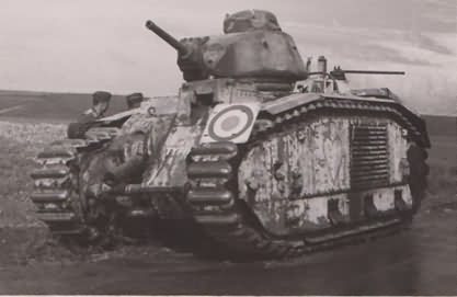 Char B1 bis tank with heart