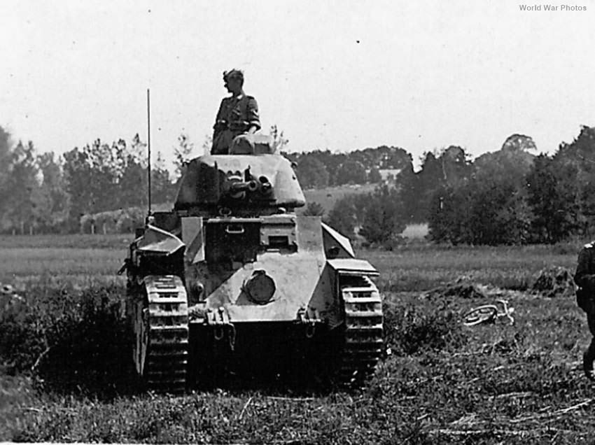 Medium tank D2 front
