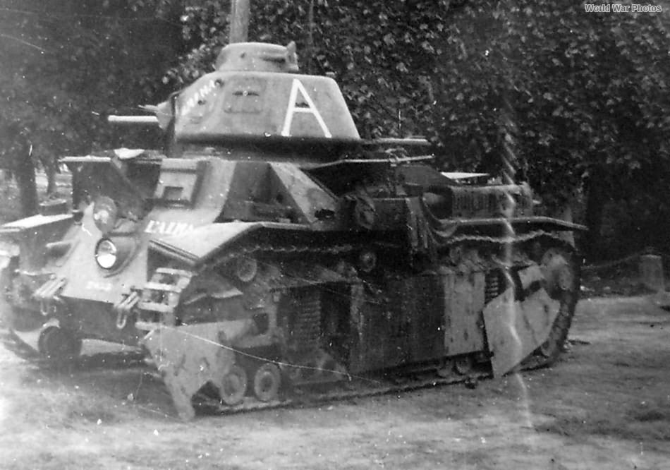 French tank D2 L’alma Crécy-sur-Serre