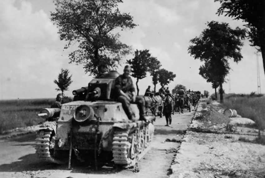 Hotchkiss H39 tank 6