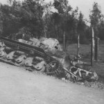 Char leger Renault R35 fitted with a trench crossing tail