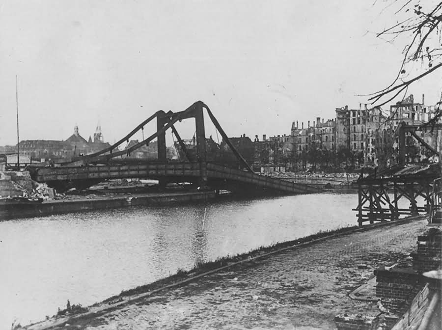 Ruins of Berlin Tiergar. Spreebogen Hugo Preuss Brucke Gnadenkirche 1945