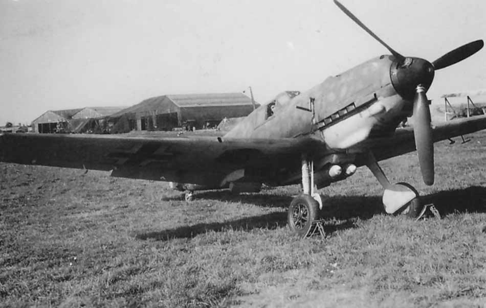 Bf 109 E of 10/JG 51 with SC 50 KG Bombs 1940 41