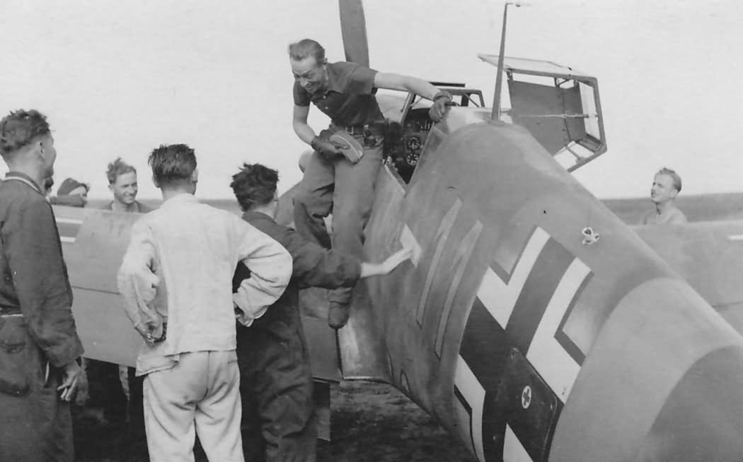 Bf 109 F yellow 11 6/JG 51 Oblt Walter Stara Bychow 1941