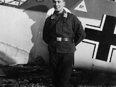 Me 109 E white 6 7/JG 26 in Essen Muhlheim 1940