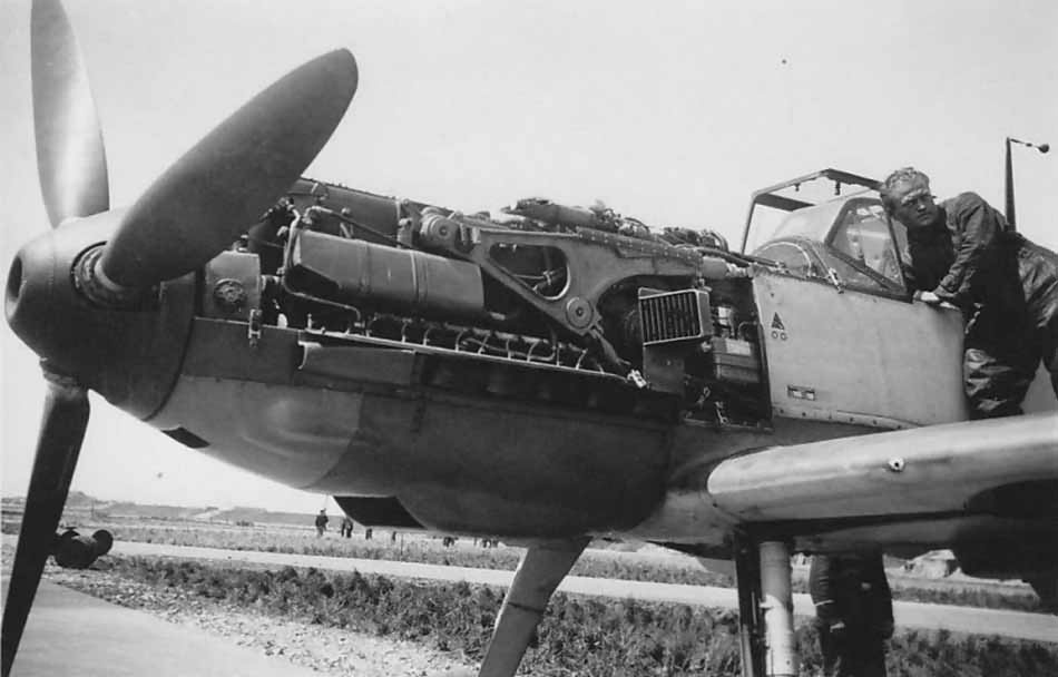 engine of Bf 109 E 5/JG 51 pilot Hptm. Horst Tietzen Spring 1940