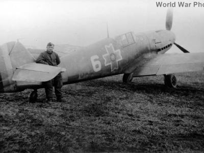 Romanian Bf 109 G-2 „White 6”