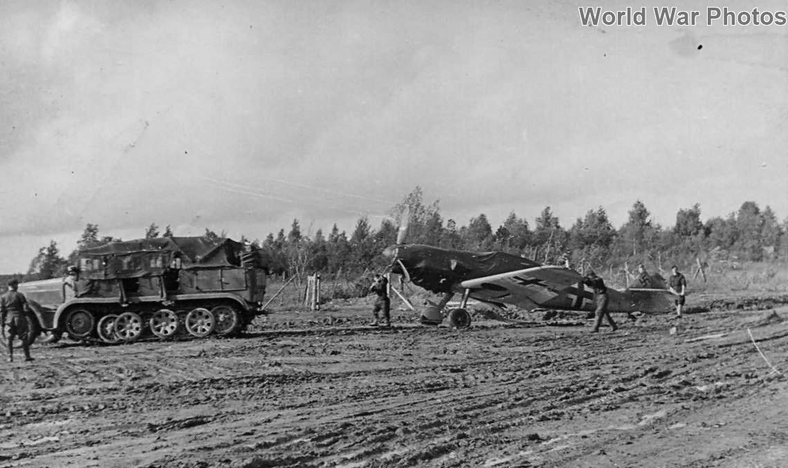 sdkfz_6_Bf109.jpg