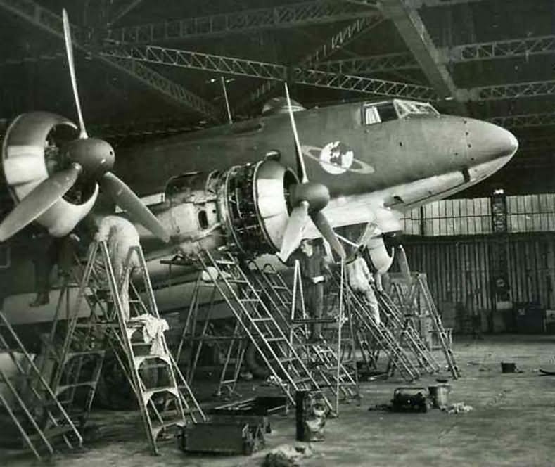 Focke Wulf Fw200 C-3 of KG40, engine check