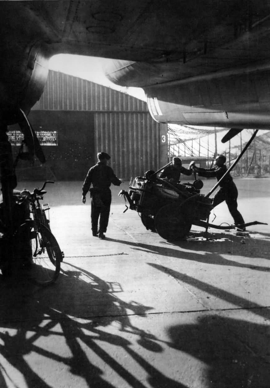 Fw200 maintenance of the plane before take off