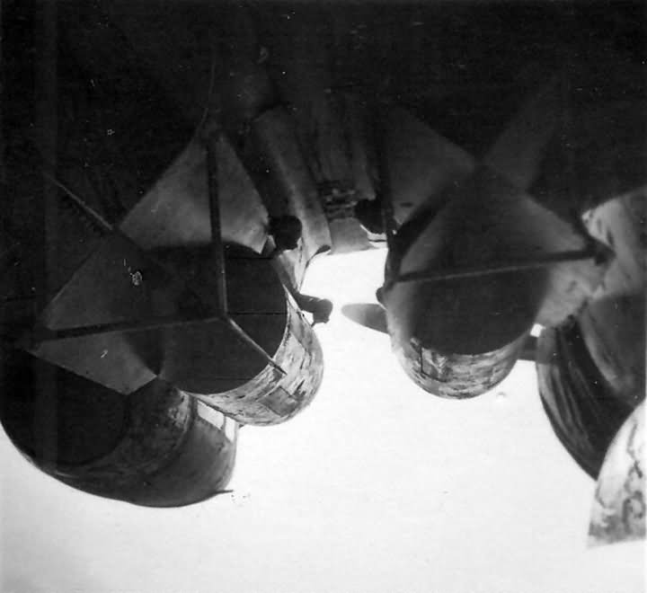 bombs mounted under Fw200