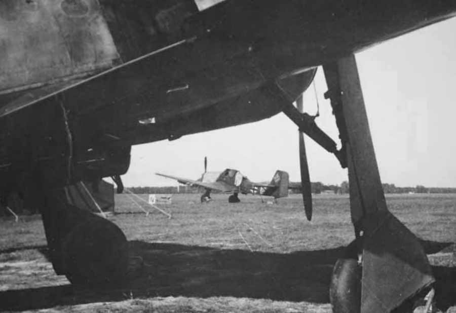 Focke Wulf Fw 190 and Ju87 on Airfield