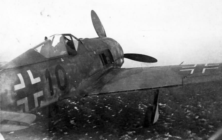 Fw 190 A black 10 3/JGr West Landes de Bussac 1944