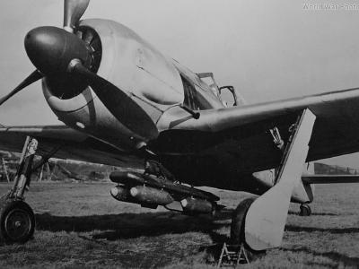 Fw190 carrying Einhangerost ER4