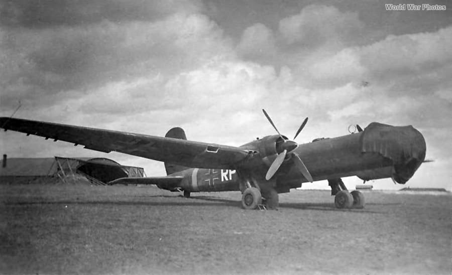 He 177A-1 W.Nr 15266 VF-RP Bourges 1944