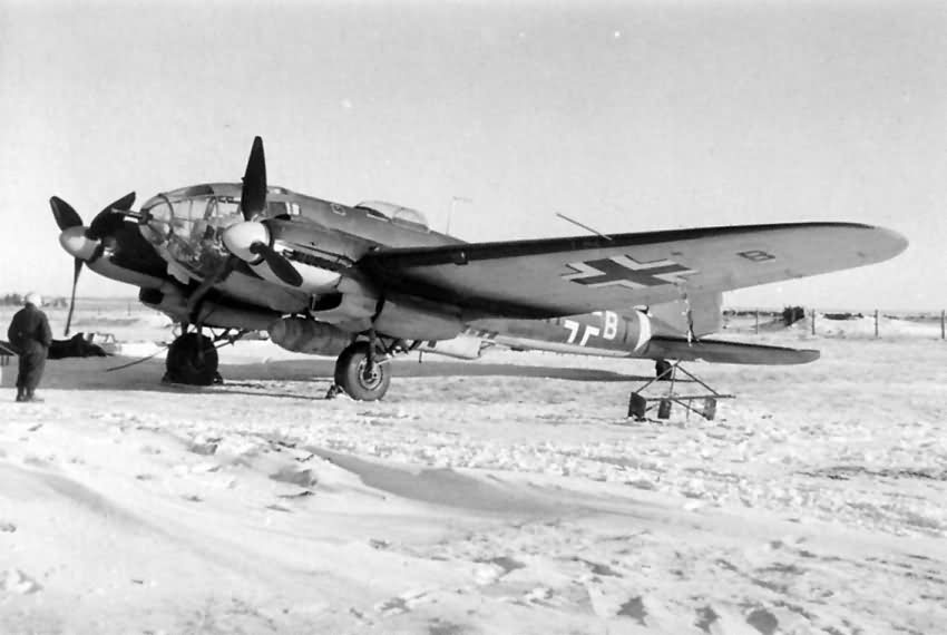 He111 H A1+BT WNr 4566 9/KG 53 Russia Winter 1942-43 2