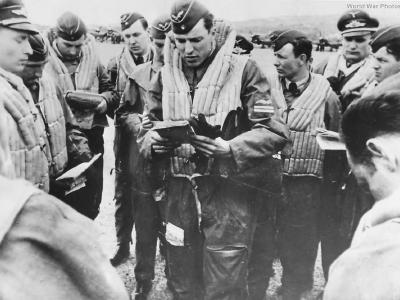 Luftwaffe Officer Gives Final Instructions to Stuka Pilots 1941