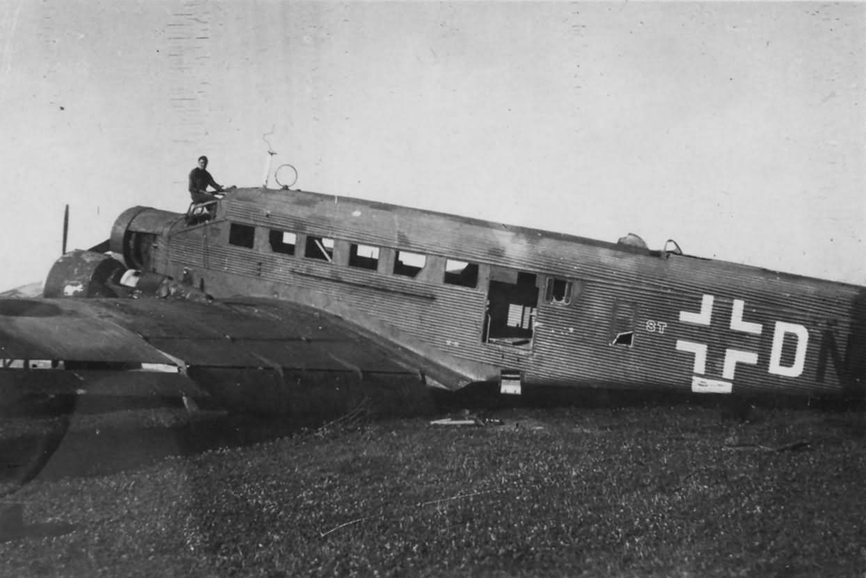 Junkers Ju 52 8T+DN Transportgeschwader 2