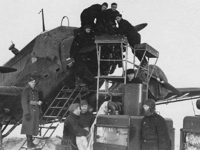 Pre-warming of the engines of Junkers Ju 52 in winter