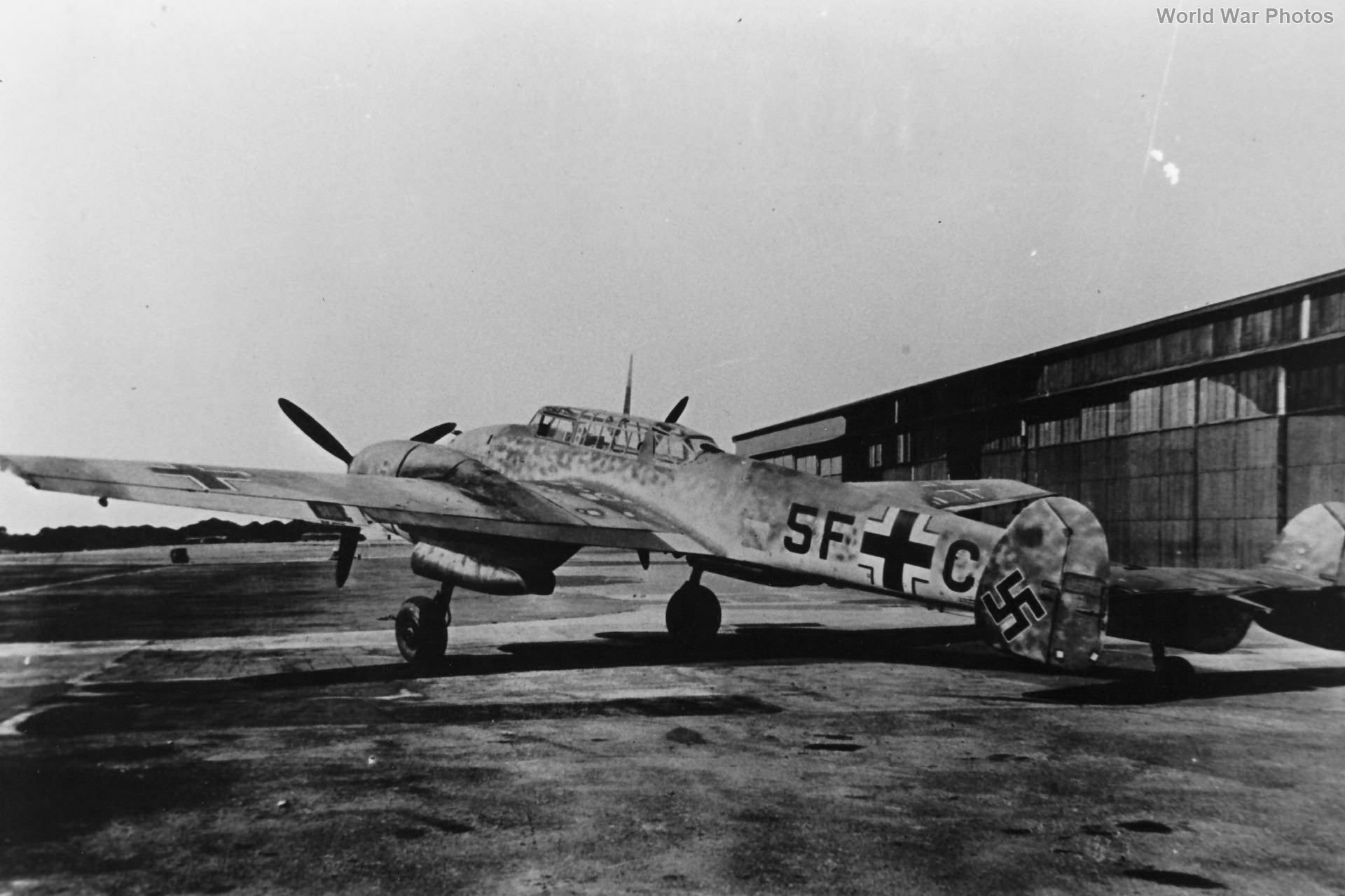 Captured Bf 110C-5 5F-CM of Aufklarungsgruppe 14 England, 1940 2