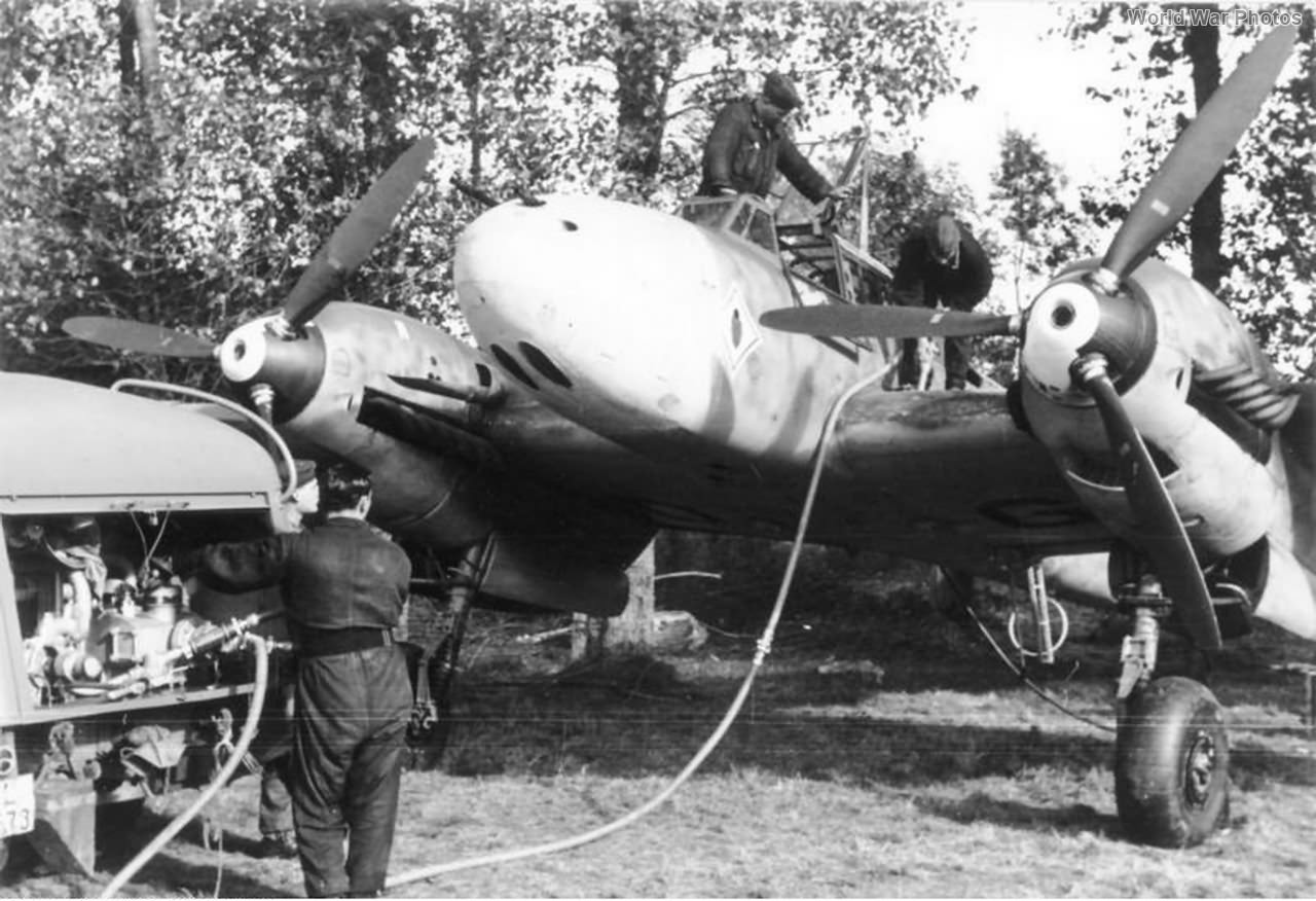 Me110 refueling