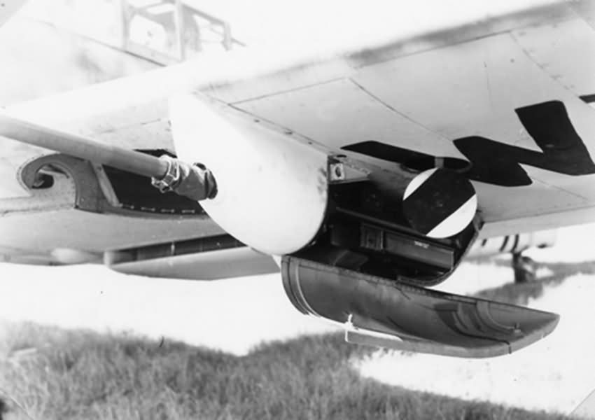 Bf 109 in Wiener Neustadter Flugzeugwerke factory 13