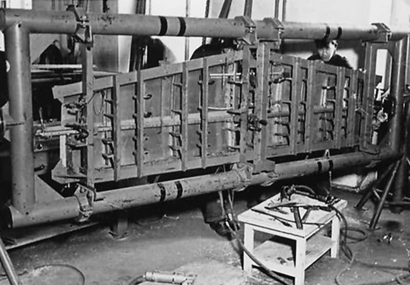Bf 109 in Wiener Neustadter Flugzeugwerke factory 18