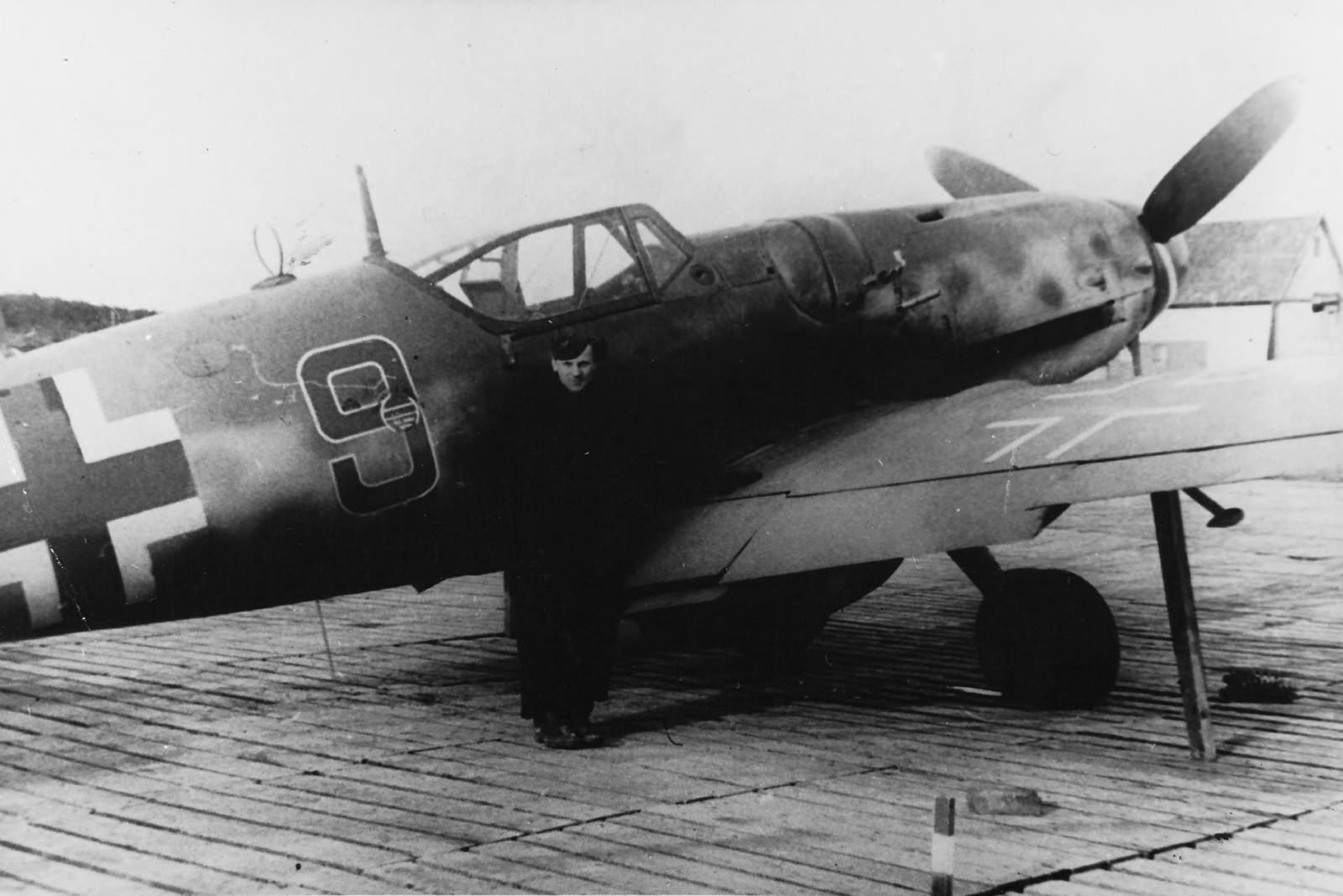 Messerschmitt Me109G-14 black 9