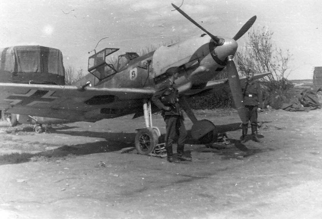 Yellow-nosed Messerschmitt Me 109 E of the JG26