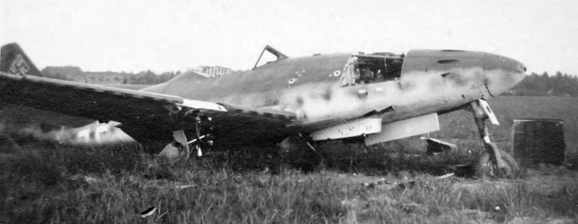 Messerschmitt Me 262 wreck 2