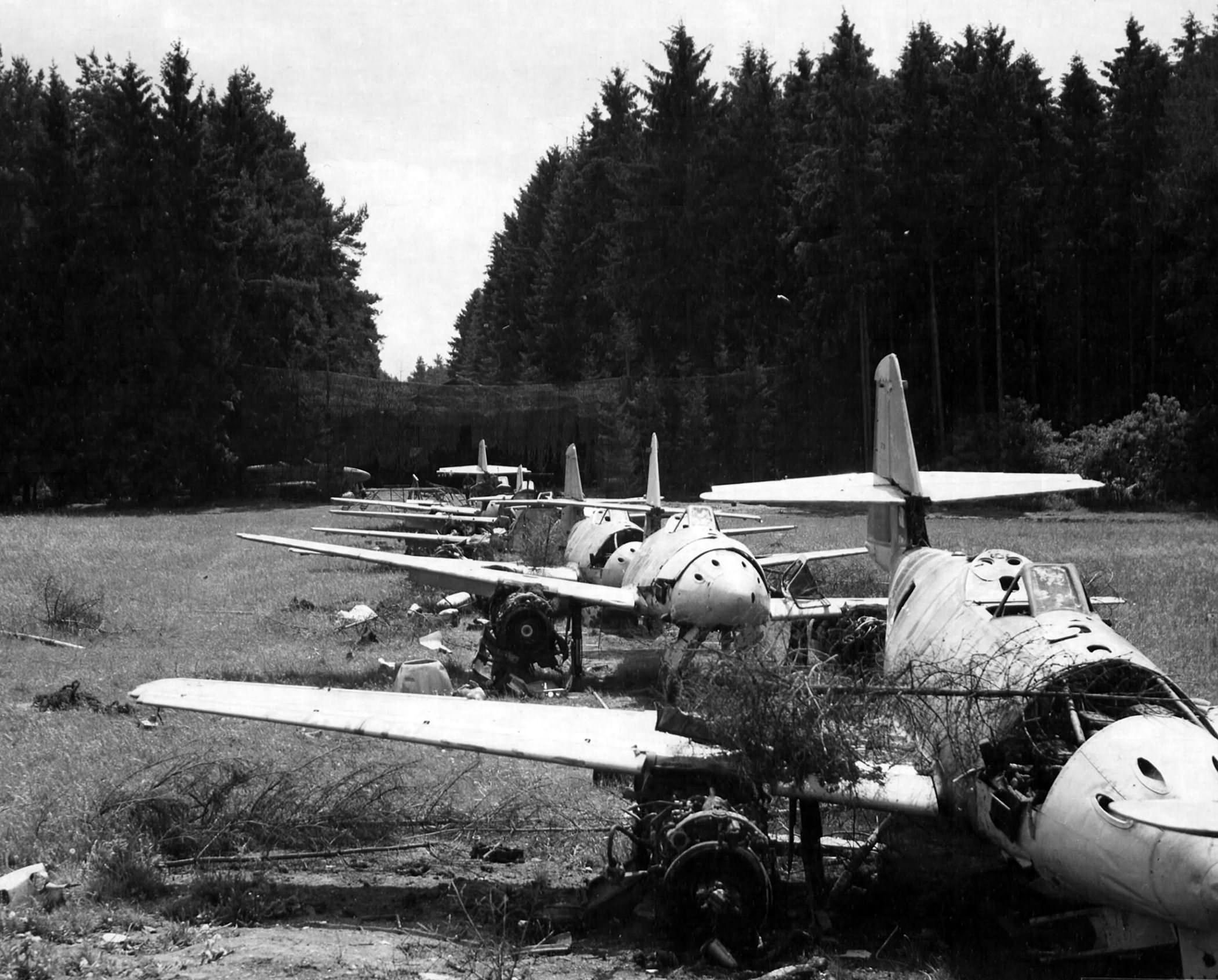 Me 262 wrecks 1945