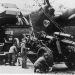 Me323 ground crew loads 15cm sFH18