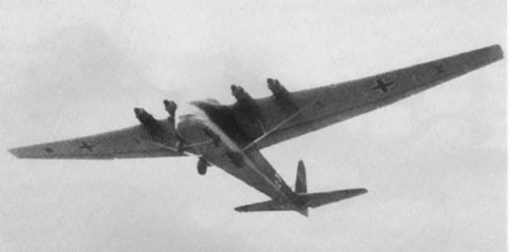 Four-engined Me 323C in flight