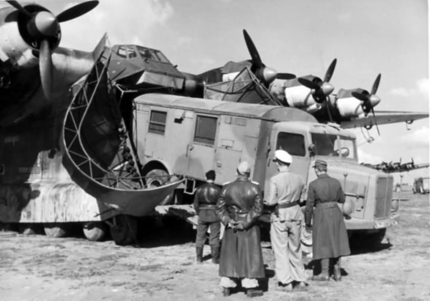 Loading truck on board a Me 323