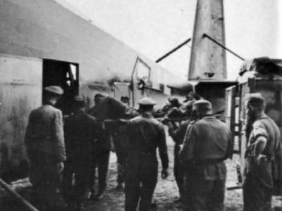Wounded soldier being unloaded from a Me323 aircraft