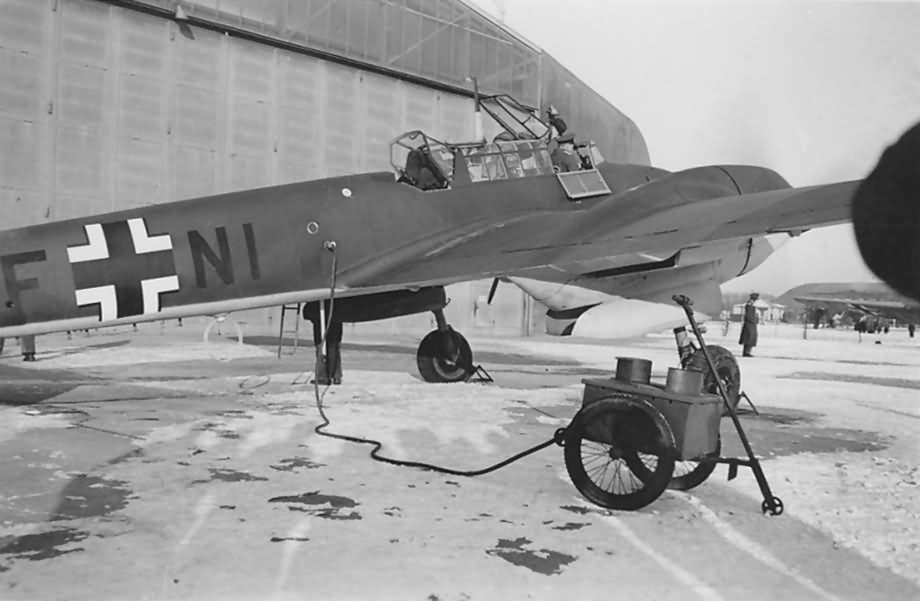 Messerschmitt Bf 110 C 2 CF+NI WNr.3068 Winter 1939 40 Magdeburg Ost 2