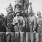 Flak 105 mm anti aircraft gun crew