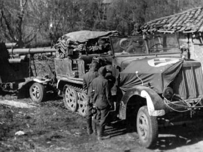Flak 88 mm and halftrack Greece April 1941