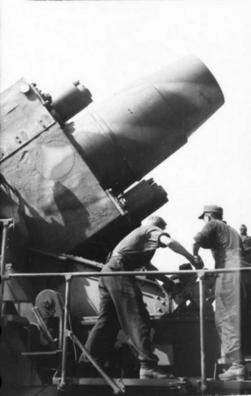 Heavy mortar Karl Gerat VI Ziu Warsaw Uprising 1944 barrel