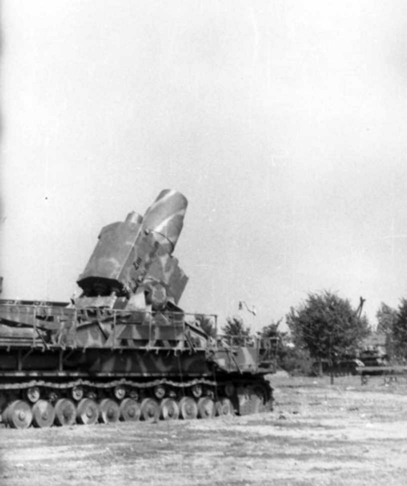 Heavy mortar Karl Gerat VI Ziu Warsaw Uprising 1944 ready to fire