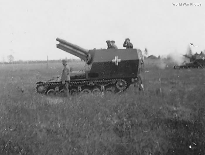 15cm sFH 13/1 (Sf) auf Geschützwagen Lorraine Schlepper(f) Sd.Kfz.135/1