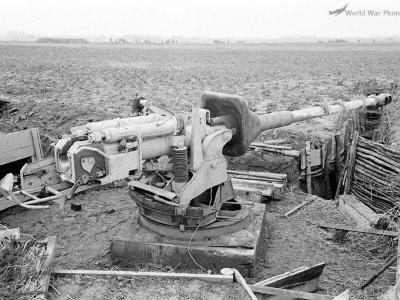 8,8 cm PaK 43/3 mit Behelfslafette