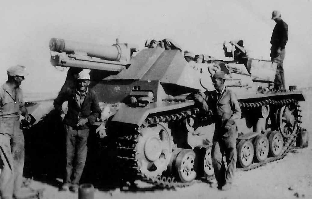 15cm sIG 33 auf Panzer III of the Afrika Korps 2