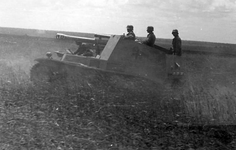 German 10,5 cm self propelled gun Wespe