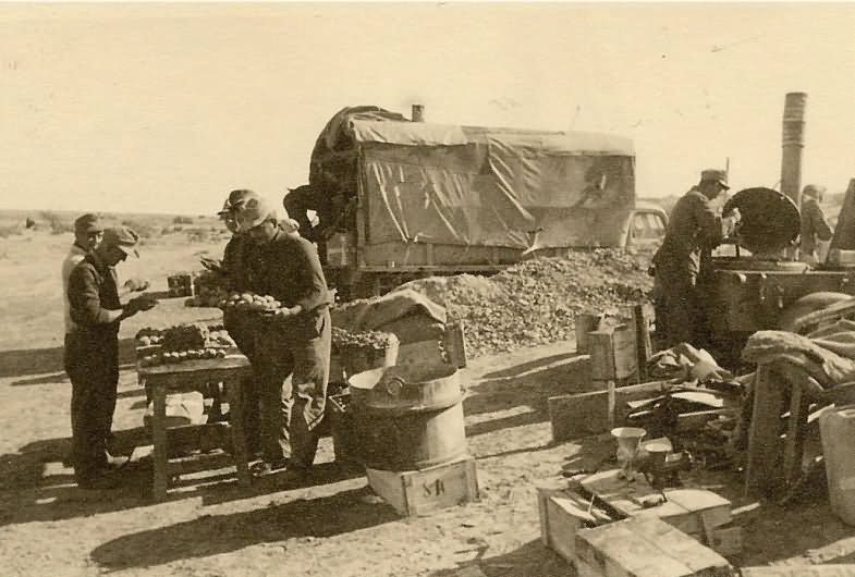 Afrika korps DAK in Afrika german troops and Feldkuche