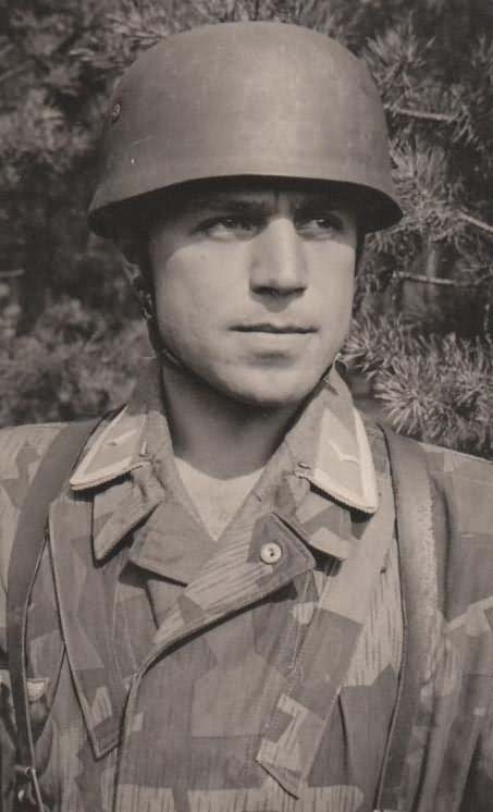 Fallschirmjager WW2 Paratrooper with Helmet