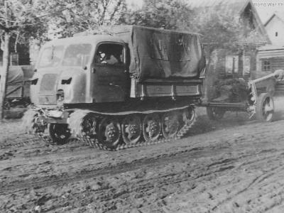RSO towing PaK38